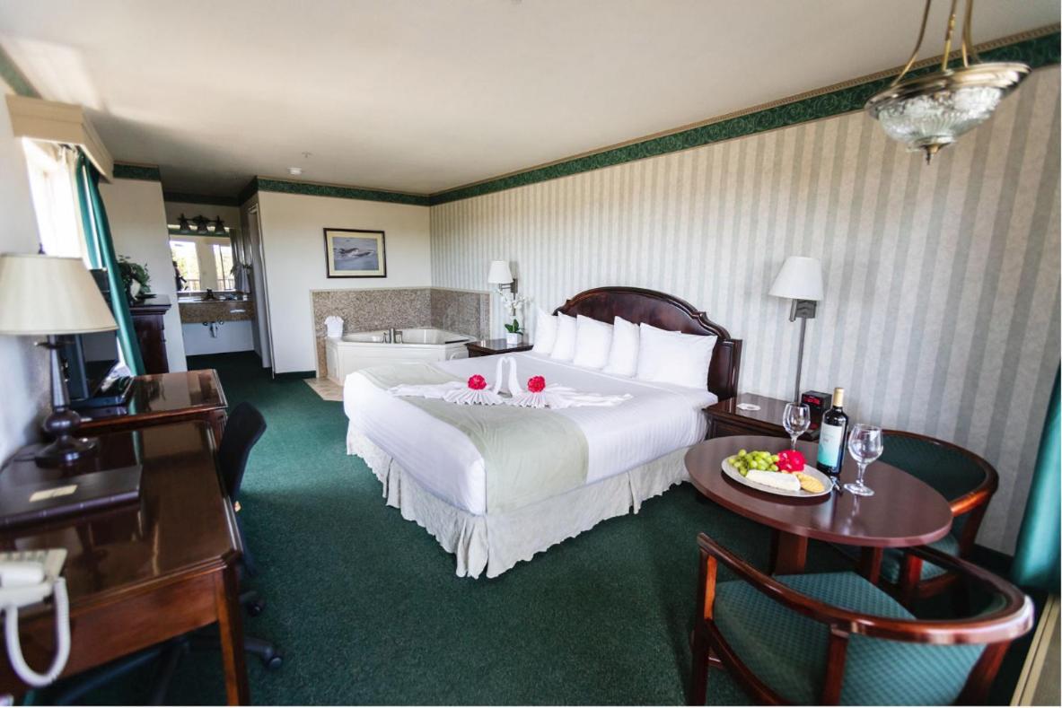 Emerald Dolphin Inn&Mini Golf Fort Bragg Exterior foto