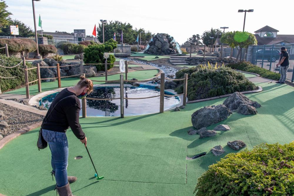 Emerald Dolphin Inn&Mini Golf Fort Bragg Exterior foto
