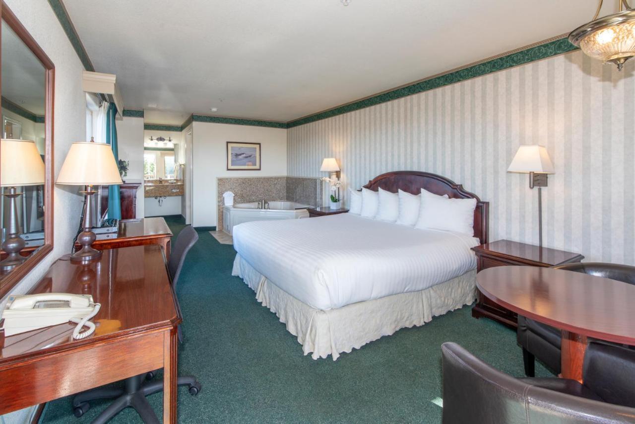 Emerald Dolphin Inn&Mini Golf Fort Bragg Exterior foto