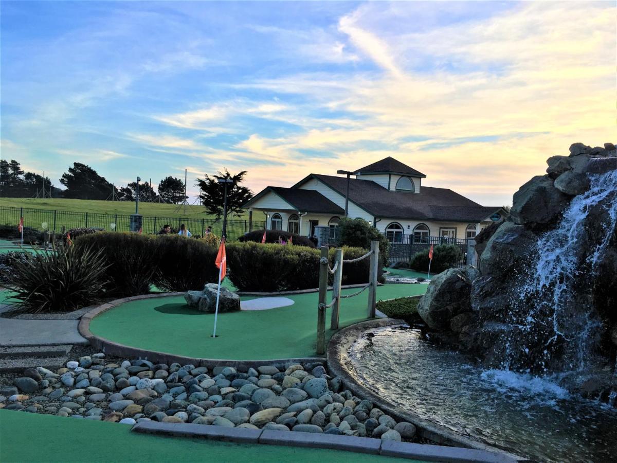 Emerald Dolphin Inn&Mini Golf Fort Bragg Exterior foto